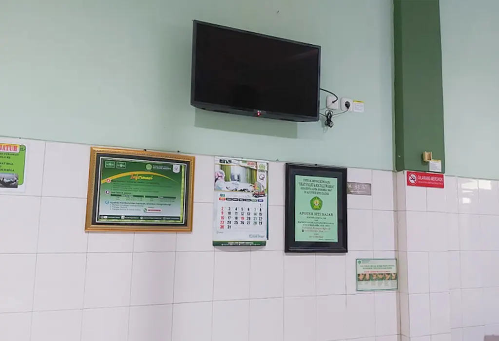 Kamar Kelas II RSI Siti Hajar Sidoarjo-3