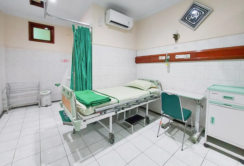 Kamar Kelas II RSI Siti Hajar Sidoarjo