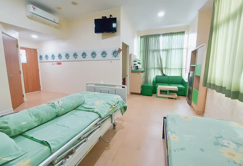 Kamar Super VVIP B RSI Siti Hajar Sidoarjo-2