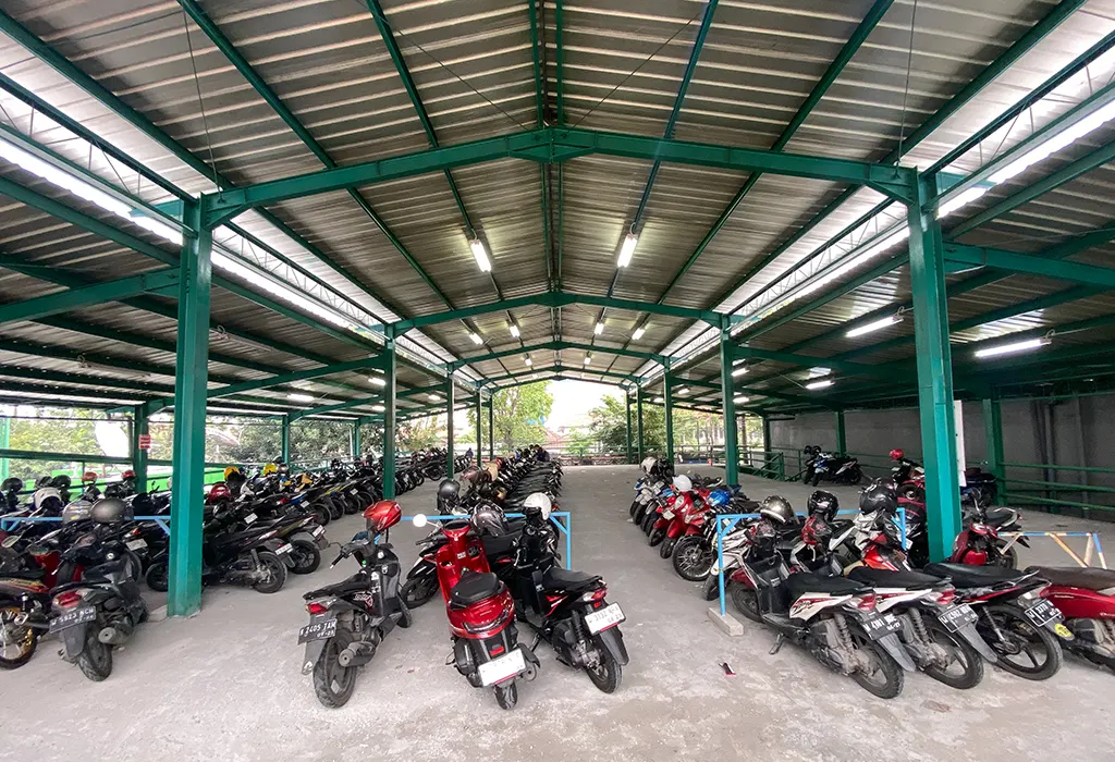 Parkir RSI Siti Hajar Sidoarjo